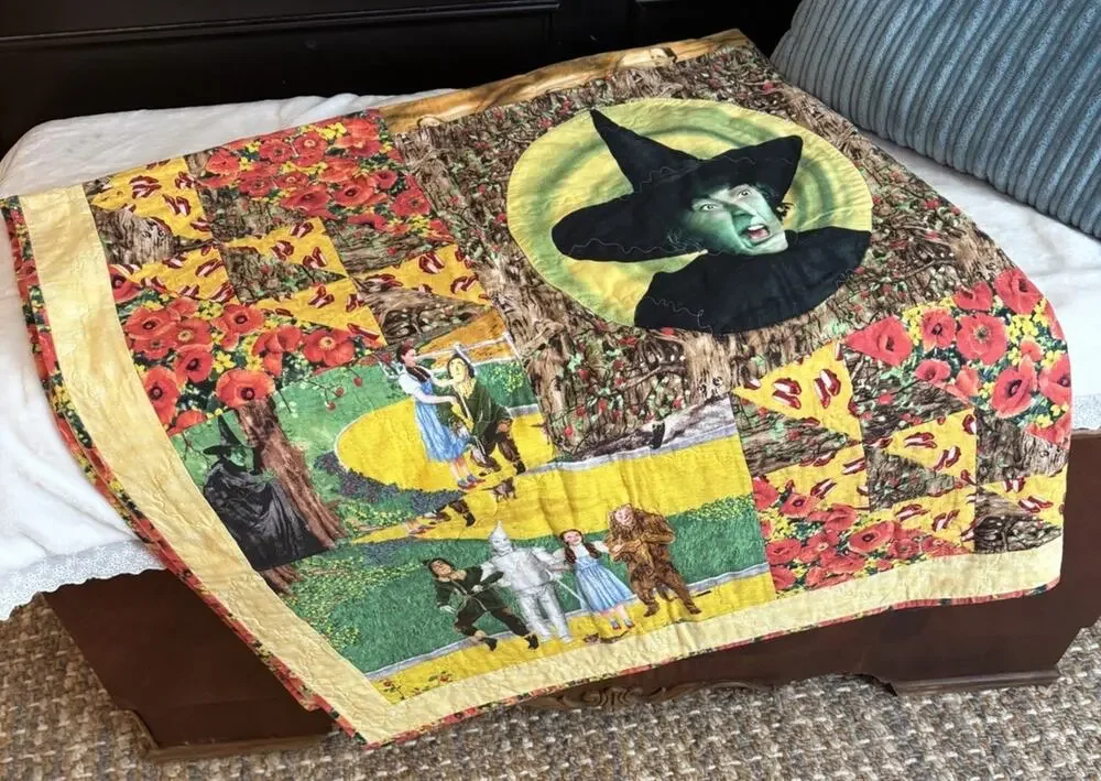 Handmade Wizard of Oz Throw Quilt EUC 63” x 60” REVERSIBLE 3727/20